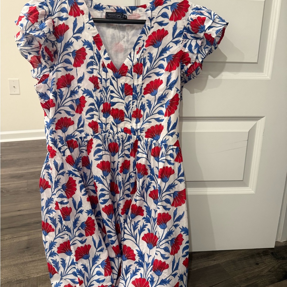 NWT Vineyard Vines White Dress with Red & Blue Floral Trim